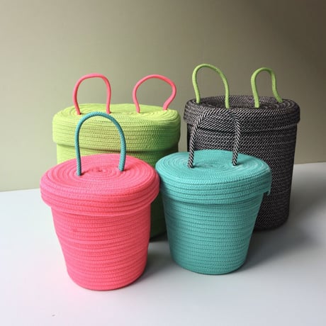 "UGLY RUGLY" MEDIUM LOOPY LID BASKET - GREEN -