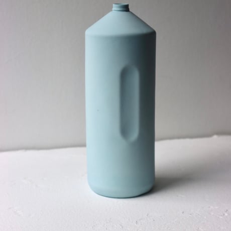 "Foekje Fleur" porcelain bottle vase - light blue  -
