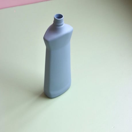 "Foekje Fleur" porcelain bottle vase - dark blue -