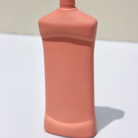 "Foekje Fleur" porcelain bottle vase - salmon -