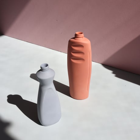 "Foekje Fleur" porcelain bottle vase - salmon  -
