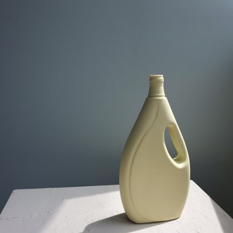 "Foekje Fleur" porcelain bottle vase - fresh yellow -