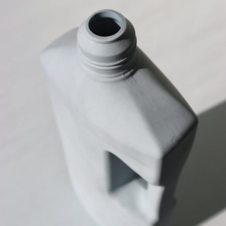 "Foekje Fleur" porcelain bottle vase - light blue -