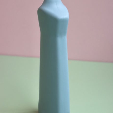 "Foekje Fleur" porcelain bottle vase - dark blue -