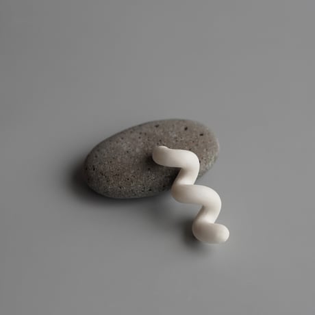 " KIKUCHI SHUNJI / 菊池 俊治 " object S - white