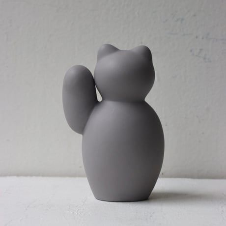 " KIKUCHI SHUNJI / 菊池 俊治 " manekineko ( 右片手 ) - gray