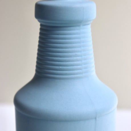 "Foekje Fleur" porcelain bottle vase - Bright Sky  -