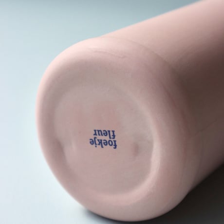 "Foekje Fleur" porcelain bottle vase - powder -