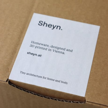 "Sheyn." Zayl 126g Planter - College White  -