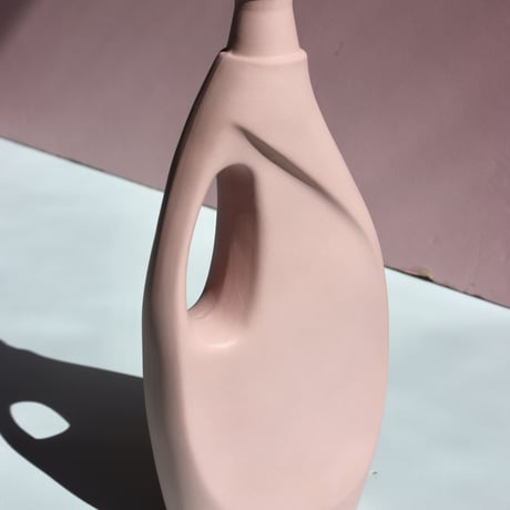 "Foekje Fleur" porcelain bottle vase - powder  -