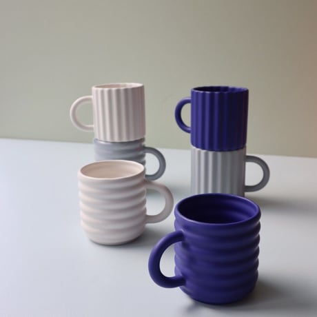 "FORM & SEEK" Ripple Mugs SET - Grey -