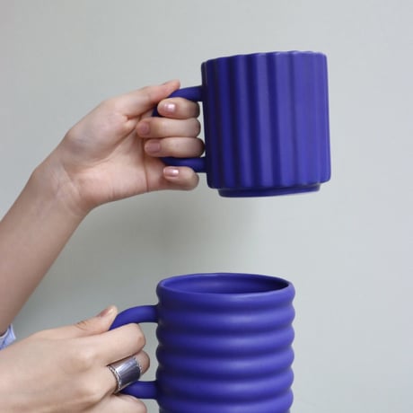 "FORM & SEEK" Ripple Mugs SET - Cobalt -