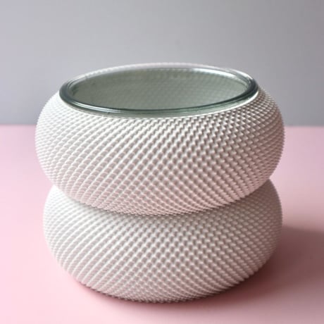 "Sheyn." Dorn 253g 1c Planter - College White -