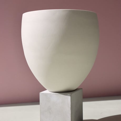 "Light&Ladder" ELEVA Porcelain + Concrete Planter - snow -