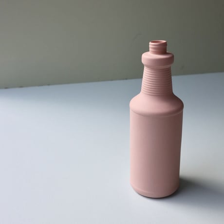 "Foekje Fleur" porcelain bottle vase - powder -