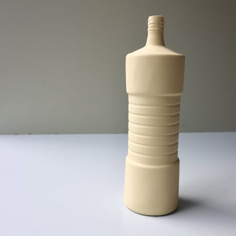 "Foekje Fleur" porcelain bottle vase - fresh yellow -
