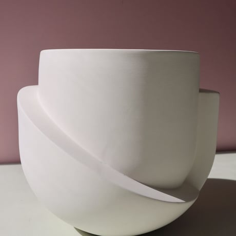 "Light&Ladder" VAYU Ceramic Floor Planter - snow -