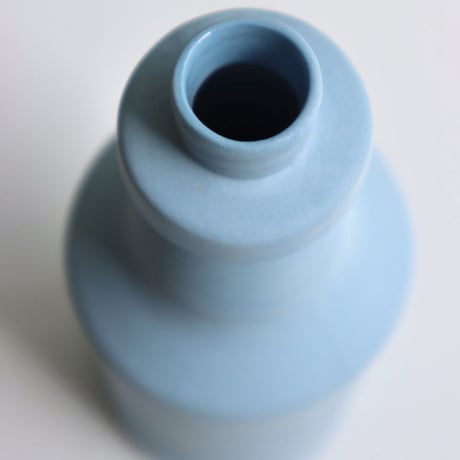 "Foekje Fleur" porcelain bottle vase - Bright Sky  -