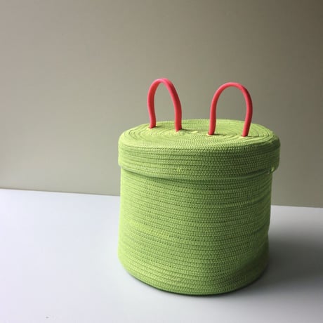 "UGLY RUGLY" MEDIUM LOOPY LID BASKET - GREEN -