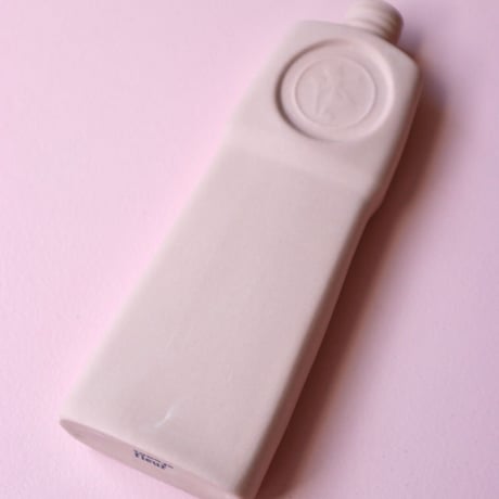 "Foekje Fleur" porcelain bottle vase - powder -
