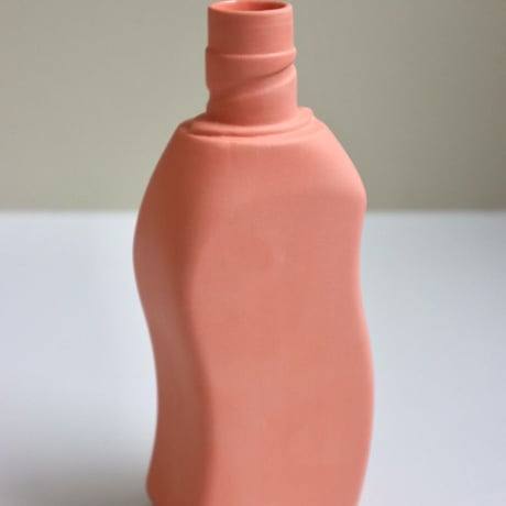 "Foekje Fleur" porcelain bottle vase - salmon -