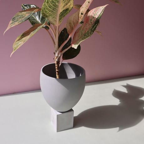 "Light&Ladder" ELEVA Porcelain + Concrete Planter - stone -