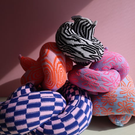 "Zebra Knits" MR WIGGLE - Black & White - (SMALL）