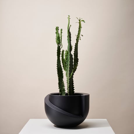 "Light&Ladder" VAYU ceramic tabletop planter - coal -
