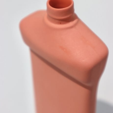 "Foekje Fleur" porcelain bottle vase - salmon -