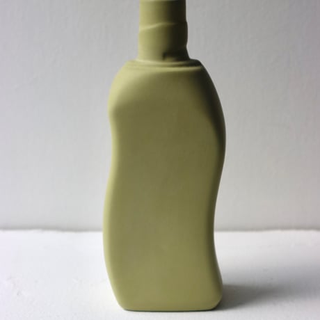 "Foekje Fleur" porcelain bottle vase - moss -