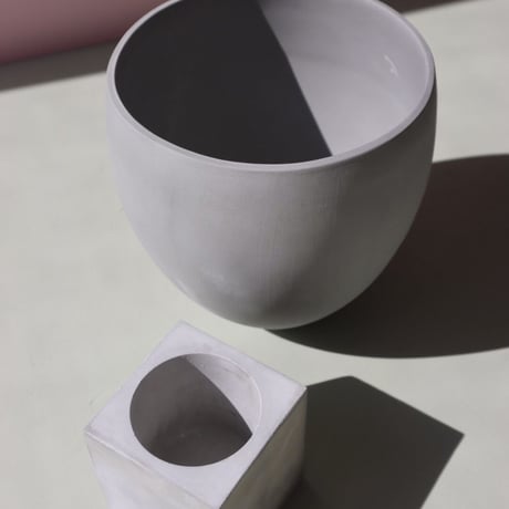 "Light&Ladder" ELEVA Porcelain + Concrete Planter - stone -