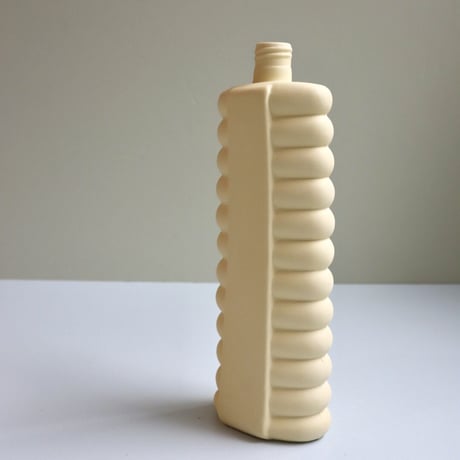 "Foekje Fleur" porcelain bottle vase - fresh yellow -
