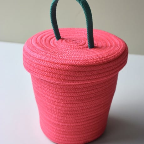 "UGLY RUGLY" SMALL LOOPY LID BASKET - PINK -
