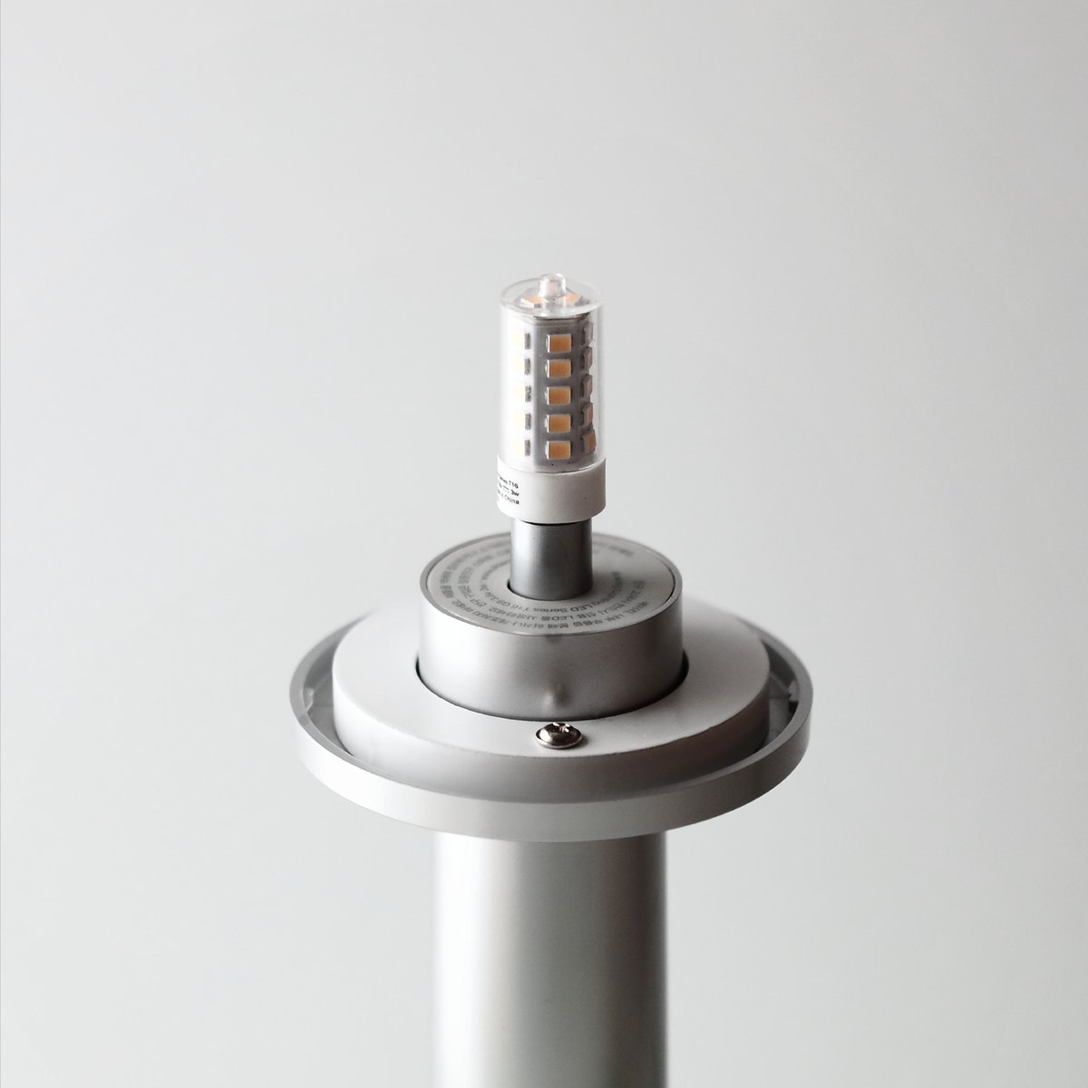 【極美品】ILKW. MAN 22 FLOOR White&Silver ILKW.