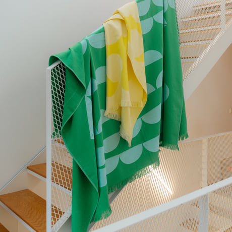" VOLVER ” XL home towel - DROPS