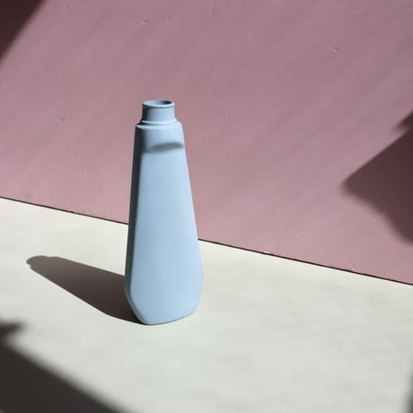 "Foekje Fleur" porcelain bottle vase - light blue -