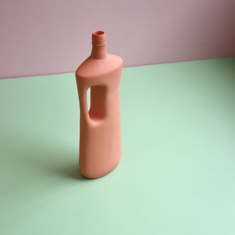 "Foekje Fleur" porcelain bottle vase - salmon -