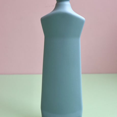 "Foekje Fleur" porcelain bottle vase - dark blue -