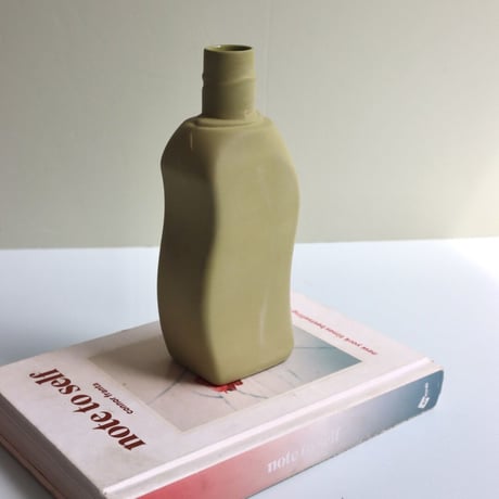 "Foekje Fleur" porcelain bottle vase - Moss -