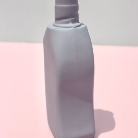 "Foekje Fleur" porcelain bottle vase - lavender -