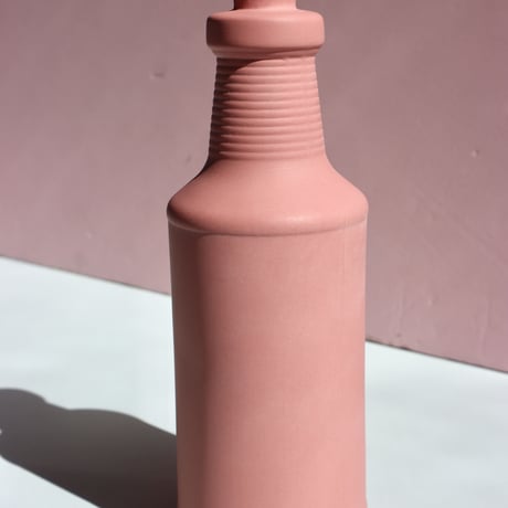 "Foekje Fleur" porcelain bottle vase - blush -