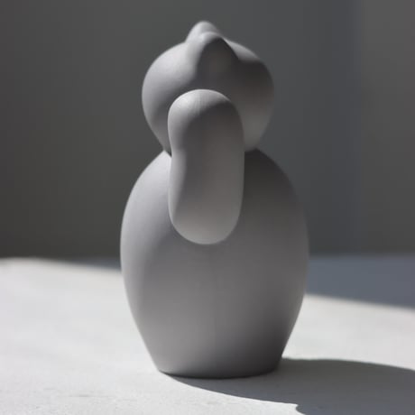 " KIKUCHI SHUNJI / 菊池 俊治 " manekineko ( 両手 ) - gray