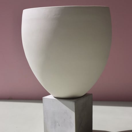 "Light&Ladder" ELEVA Porcelain + Concrete Planter - snow -