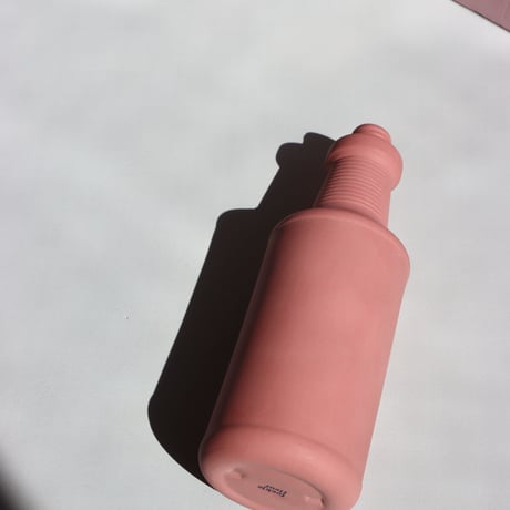 "Foekje Fleur" porcelain bottle vase - blush -