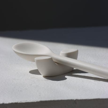 " KIKUCHI SHUNJI / 菊池 俊治 " cutlery rest