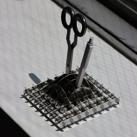 "Fundamental Berlin" Gravity -PEN HOLDER -