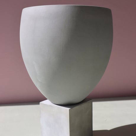 "Light&Ladder" ELEVA Porcelain + Concrete Planter - stone -