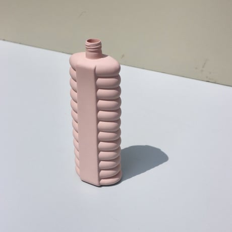 "Foekje Fleur" porcelain bottle vase - pink -