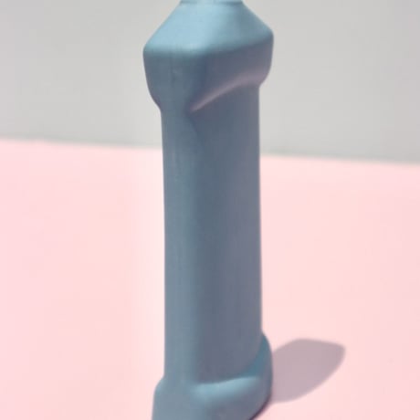 "Foekje Fleur" porcelain bottle vase - bright sky -