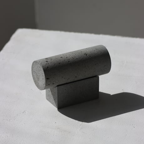 "YOHEI KIKUCHI" Pillar / Kaku - gray&gray/グレー&グレー